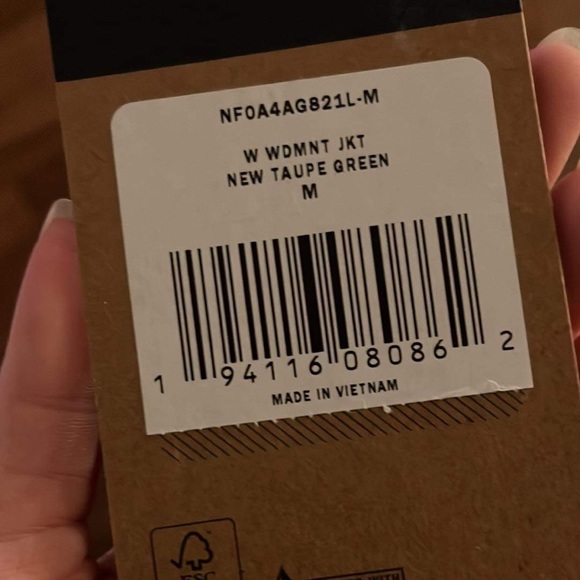 The North Face Forest Green Rain Jacket - Picture 10 of 12